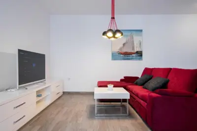 Apartment 69 m², Peroj - shared pool and garden area - 18