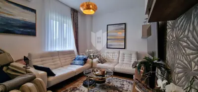 Stan 64 m², Novigrad - privatno dvorište 189 m² - 5