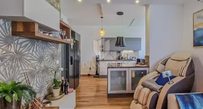 Stan 64 m², Novigrad - privatno dvorište 189 m² - 7