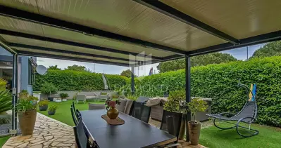 Stan 64 m², Novigrad - privatno dvorište 189 m² - 13
