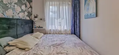 Stan 64 m², Novigrad - privatno dvorište 189 m² - 10
