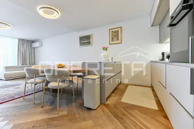 Wohnung zum Kauf in Podstrana, 220 m² - 9