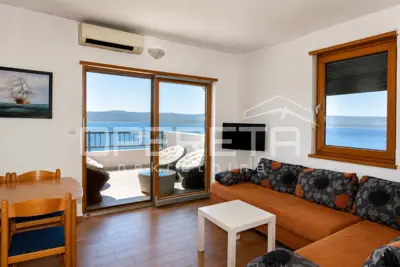 Apartment 40 m², Mimice - terrace 12 m² and furnished - 3