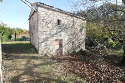 Building land, Pićan - flat plot in greenery