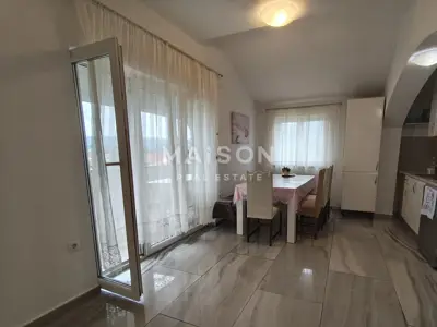 Dražice, Miete einer geräumigen Wohnung mit zwei Balkonen - 2