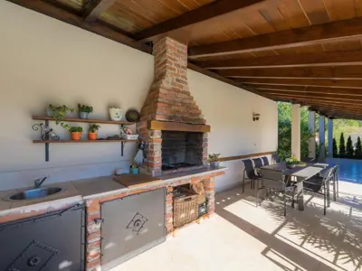 Villa 226 m², Štokovci bei Svetvinčenat, Pool und Terrasse - 7