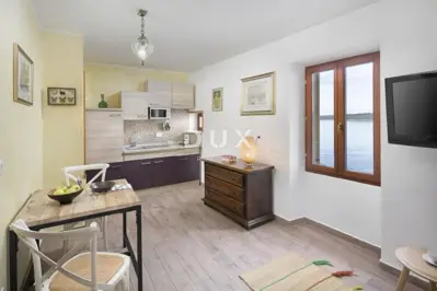 Apartment 34 m², Rovinj - first row to the sea, sea view - 2