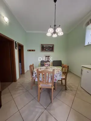 Steinhaus 120 m², Bičići, Barban - ruhige Lage und Apartment - 12