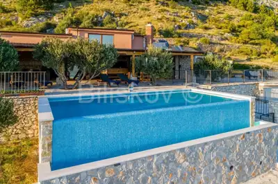 Vila 200 m², Dubrava kod Omiša, pogled na more