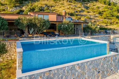 Villa 200 m², Dubrava kod Omiša, sea view