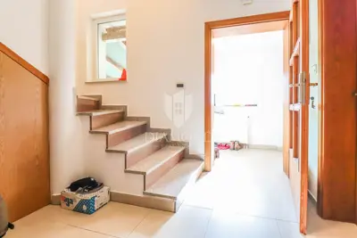 Haus 124 m², Kloštar Ivanić - ruhige Straße und freier Blick - 6