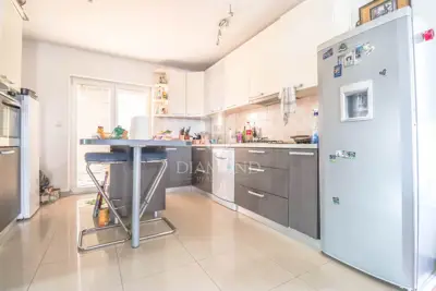 Haus 124 m², Kloštar Ivanić - ruhige Straße und freier Blick - 3