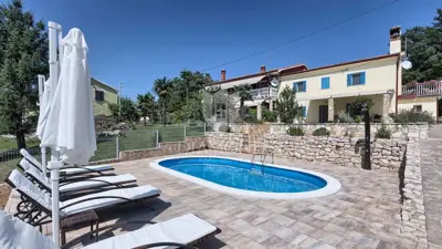 Kuća 233 m², Kršan - bazen i zaseban apartman