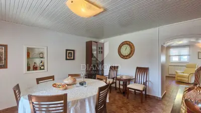 Haus 233 m², Kršan - Pool und separate Wohnung - 11