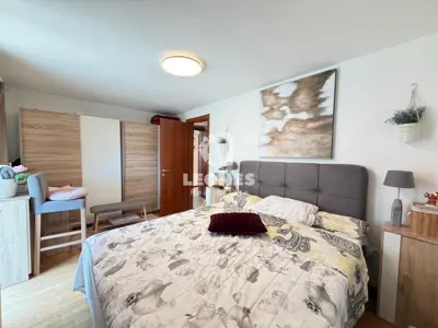 Komforan stan s garažom i spremištem u centru Novigrada udaljen samo 100metara od mora - 13