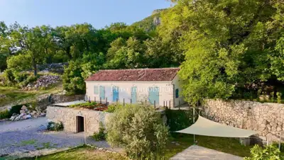 Dvije obnovljene kamene kuće s bazenom - 3