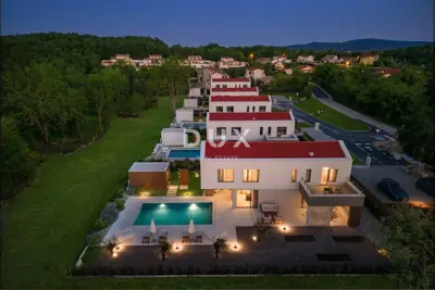 Kuća 266 m², Labin - bazen i wellness - 17