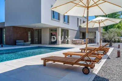 Kuća 266 m², Labin - bazen i wellness