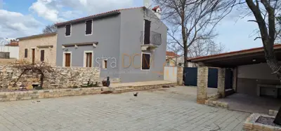 - Dvije kamene kuće u nizu sa velikom okućnicom - - 5