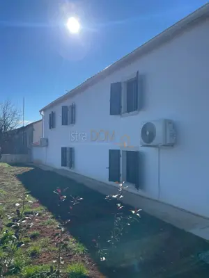 - Dvije kamene kuće u nizu sa velikom okućnicom - - 7