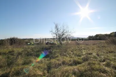 Poljoprivredno zemljište 4 607 m², Kaštel Štafilić - ispod magistrale