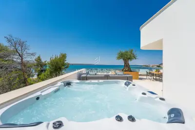 Villa 330 m², Ljubač-Ražanac - uz pješčanu plažu i more - 7