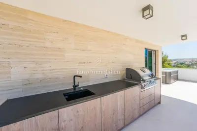 Villa 330 m², Ljubač-Ražanac - uz pješčanu plažu i more - 10