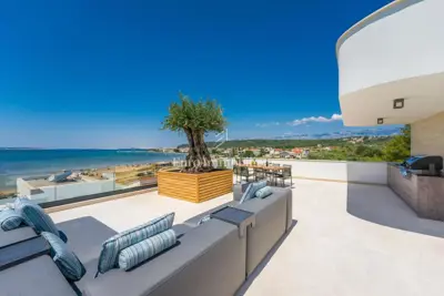 Villa 330 m², Ljubač-Ražanac - uz pješčanu plažu i more - 8