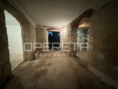 Poslovni prostor 141,50m za adaptaciju – strogi centar grada - 11