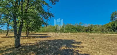 Građevinsko zemljište 4.500 m², Karigador - 2 km od mora - 5