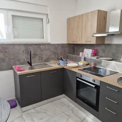 Otok Pag - kuća sa šest apartmana u blizini mora i plaže - 8