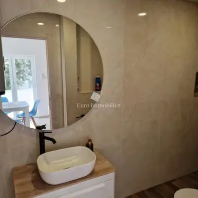 Otok Pag - kuća sa šest apartmana u blizini mora i plaže - 9