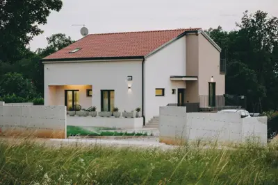 Tinjan, luksuzna vila s bazenom, prilika! ! - 2