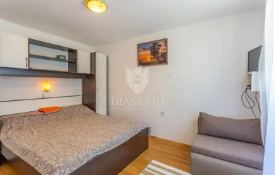 House in Šilo on Krk, quiet location by the edge of the forest - 12
