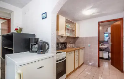 House in Šilo on Krk, quiet location by the edge of the forest - 16
