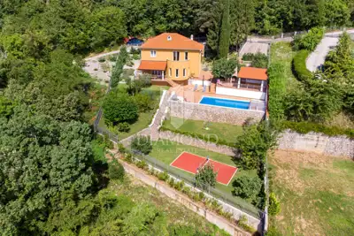 Haus zum Kauf in Veprinac, 300 m²