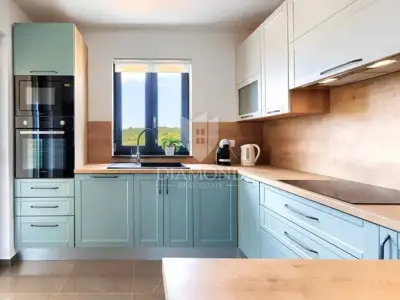 Haus zum Kauf in Novigrad, 370 m² - 7