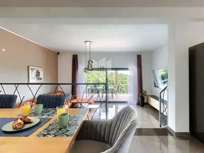 Haus zum Kauf in Novigrad, 370 m² - 11