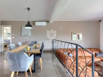 Haus zum Kauf in Novigrad, 370 m² - 13