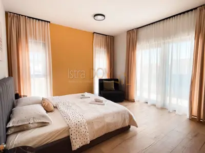 Kuća 206 m², Pomer - bazen i krovna terasa - 22