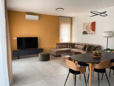 Kuća 206 m², Pomer - bazen i krovna terasa - 7