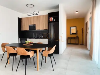 Kuća 206 m², Pomer - bazen i krovna terasa - 14