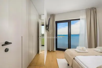 Luksuzna vila s bazenom uz plažu - 10