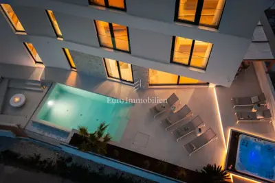 Luksuzna vila s bazenom uz plažu - 19