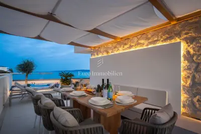 Luksuzna vila s bazenom uz plažu - 17