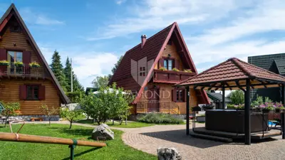 Grundstück 600 m², Delnice - 4 Berghäuser, möbliert - 17