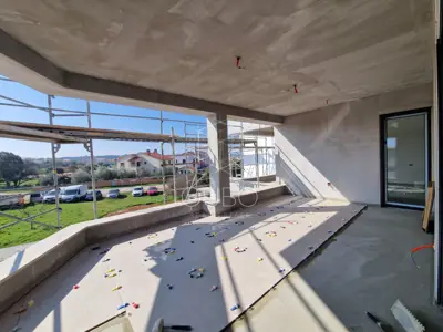 Pula – Moderan Penthouse Z1 u novogradnji s velikom terasom i 3 spavać - 9