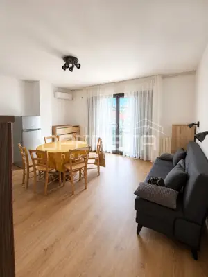 Wohnung 90 m² mit 3 Zimmern, Terrasse und Parkplatz