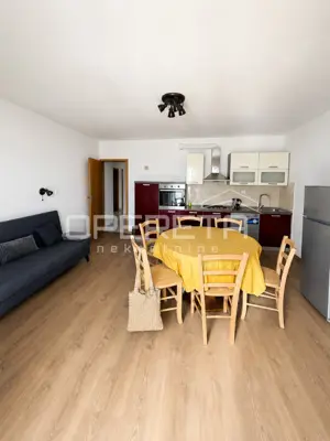 Wohnung 90 m² mit 3 Zimmern, Terrasse und Parkplatz - 2