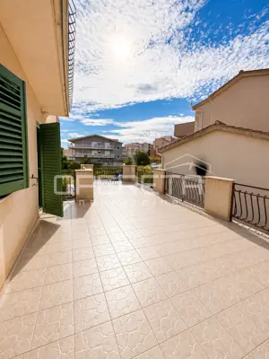 Wohnung 90 m² mit 3 Zimmern, Terrasse und Parkplatz - 4